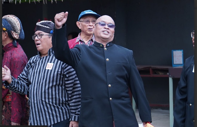beskap PAKAI